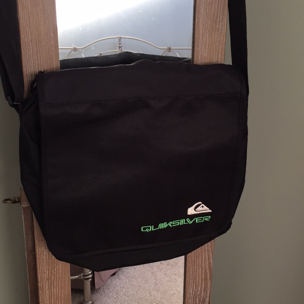 Men’s quicksilver messenger bag